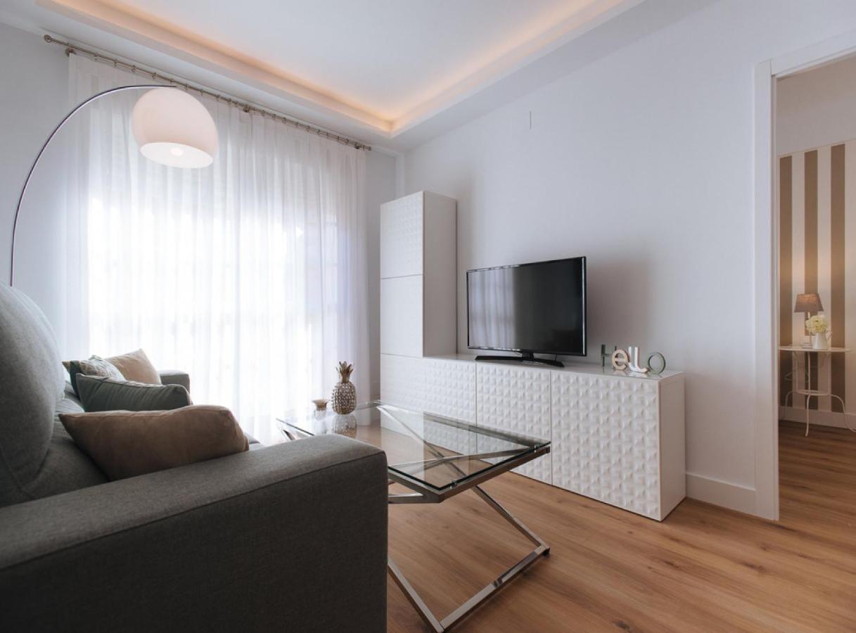 Azahares Suite Apartment Sevilla Bagian luar foto