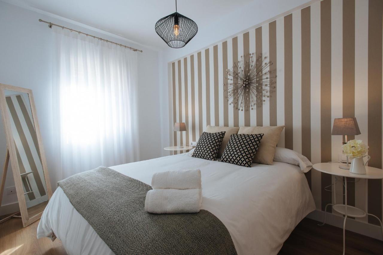 Azahares Suite Apartment Sevilla Bagian luar foto